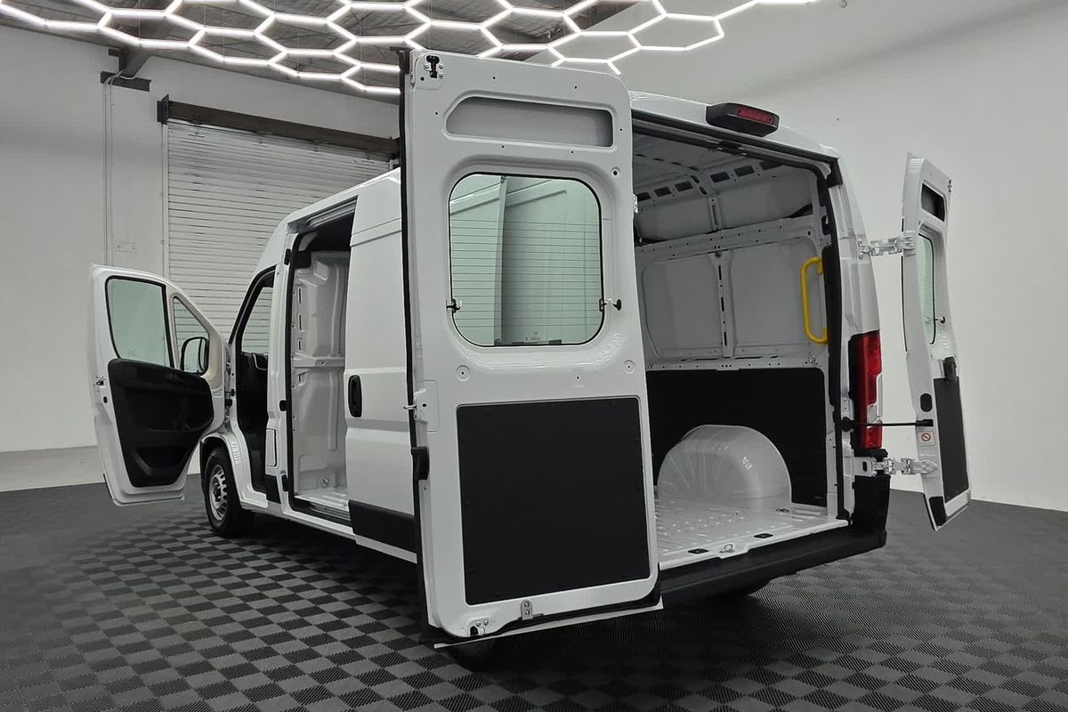 2026 Fiat Ducato Series 2 MWB Mid Roof