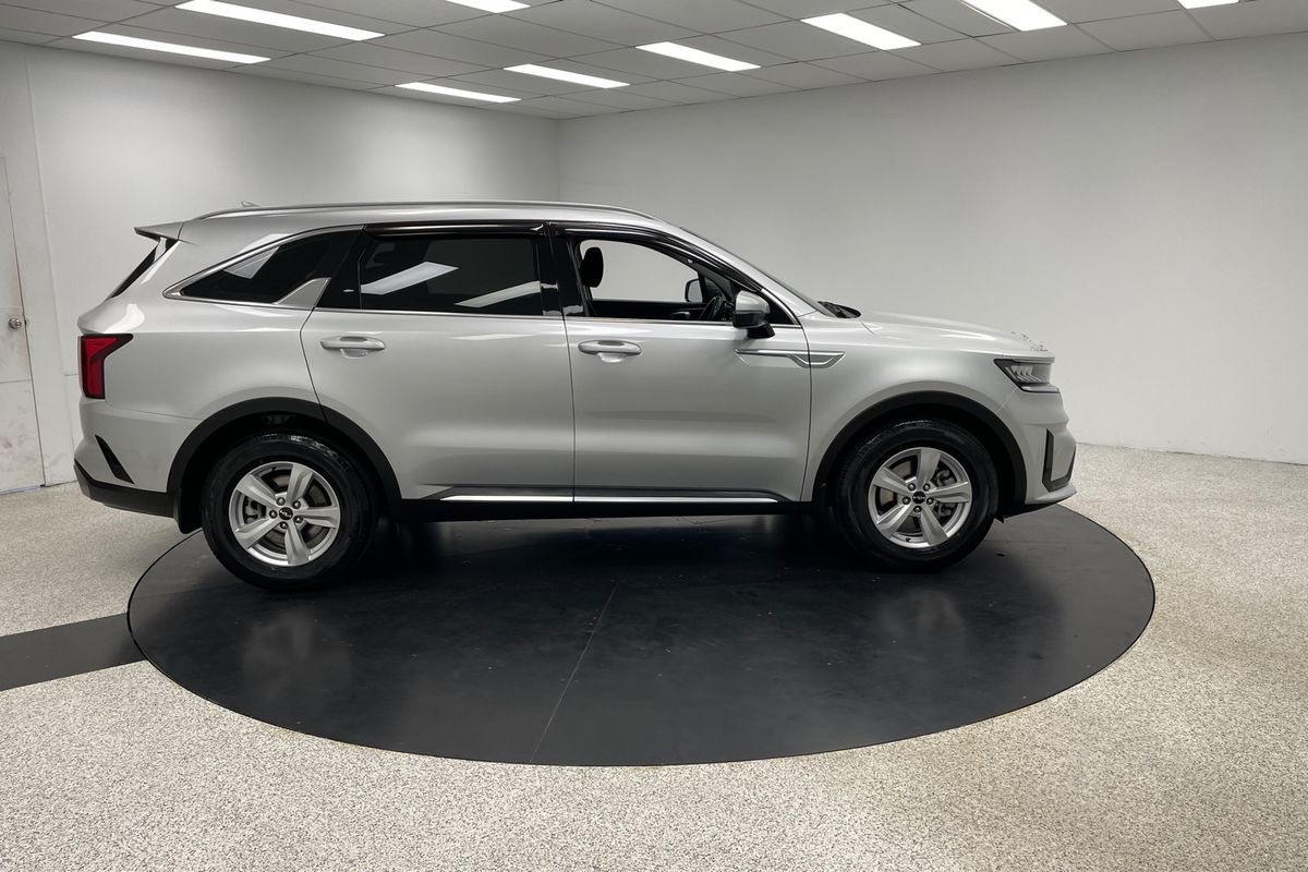 2023 Kia Sorento S MQ4
