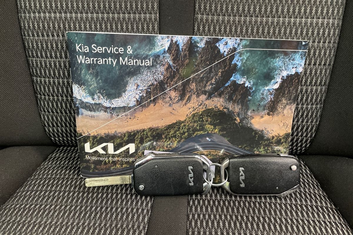 2023 Kia Sorento S MQ4