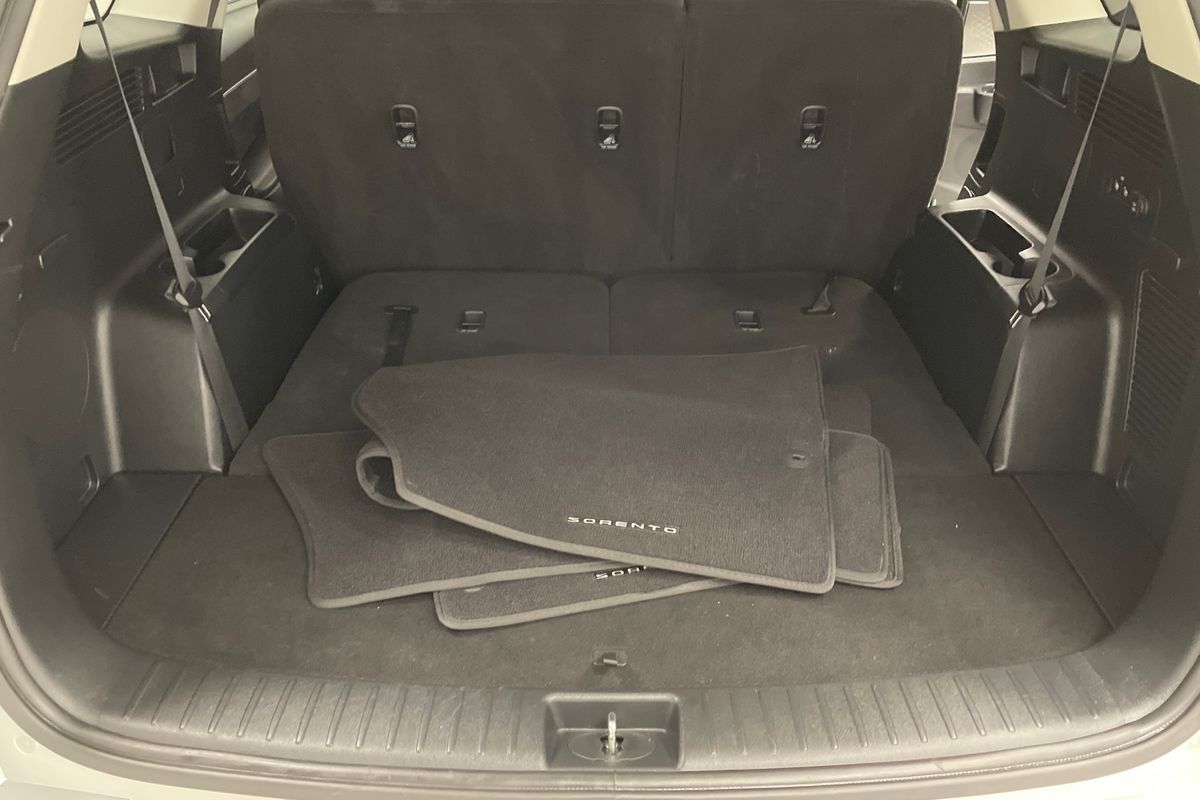 2023 Kia Sorento S MQ4