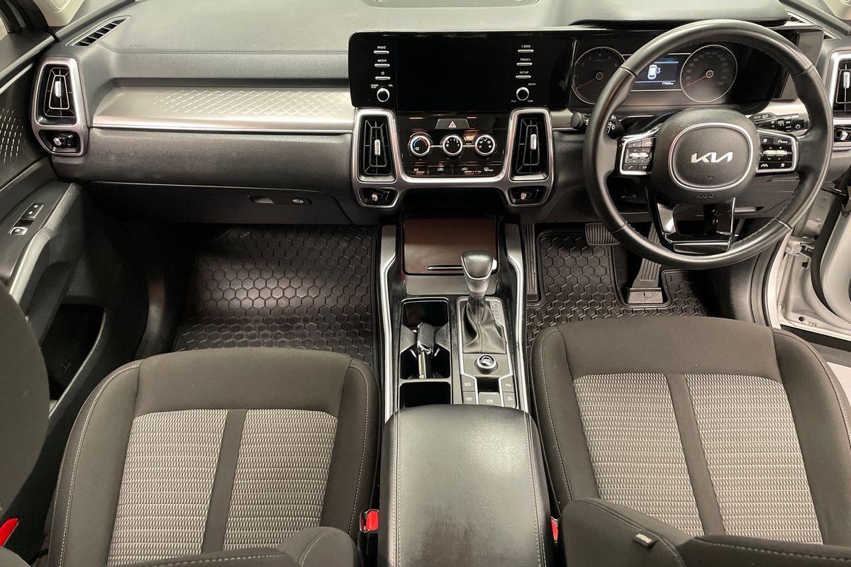 2023 Kia Sorento S MQ4