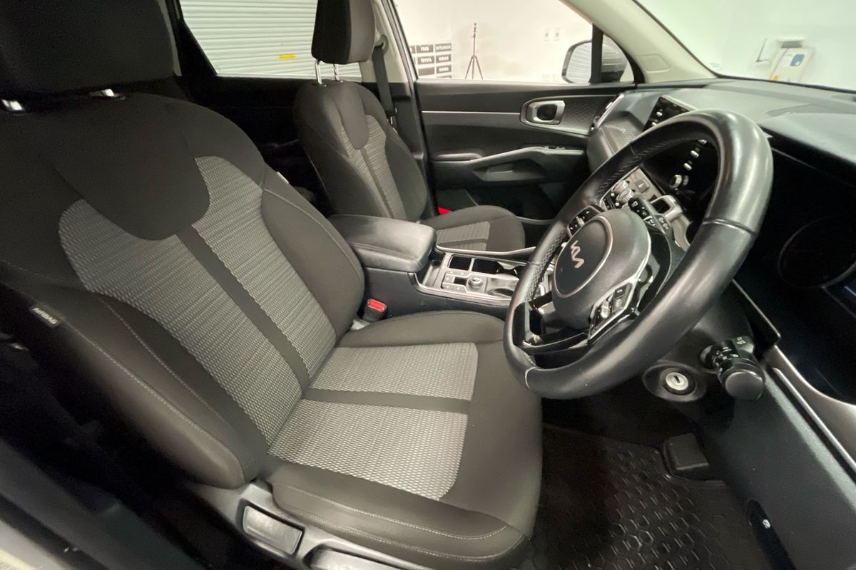 2023 Kia Sorento S MQ4