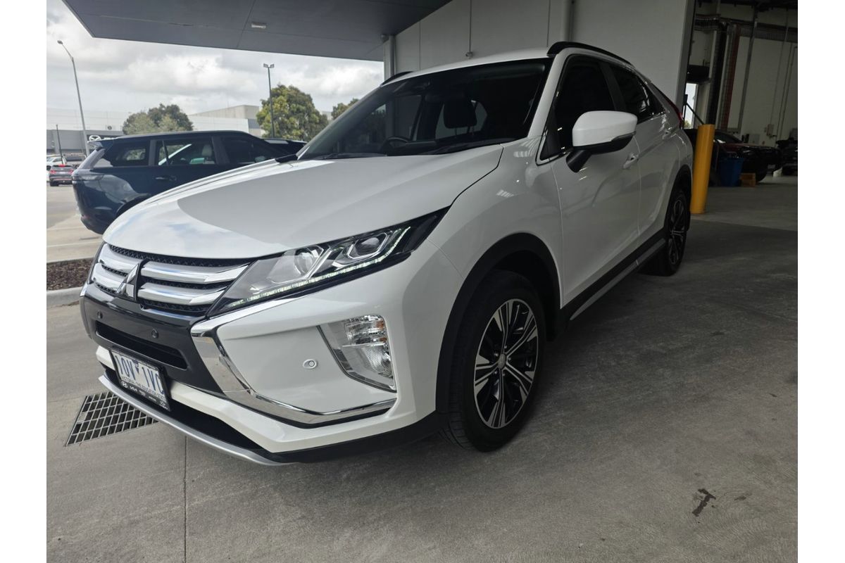2018 Mitsubishi Eclipse Cross LS YA image 3