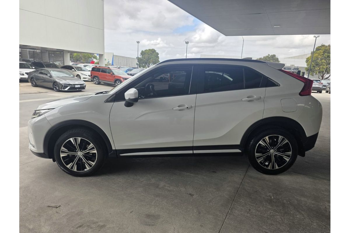 2018 Mitsubishi Eclipse Cross LS YA image 4