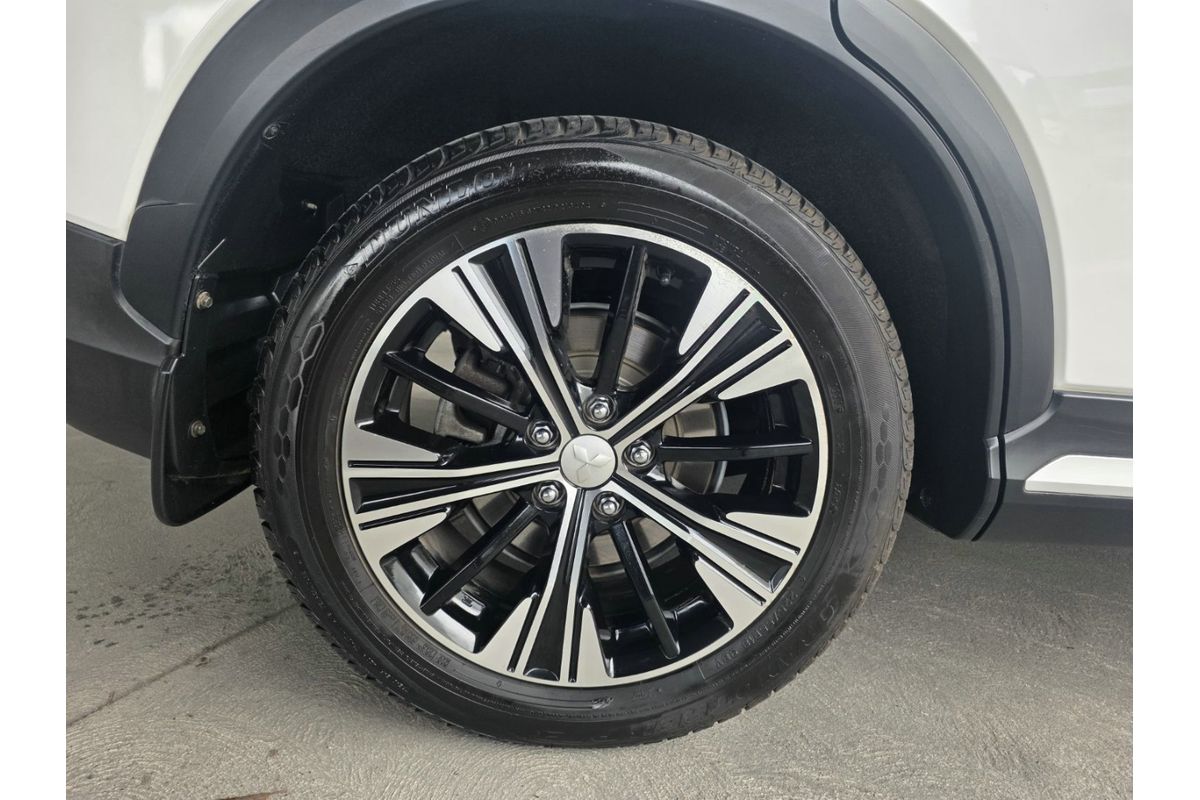 2018 Mitsubishi Eclipse Cross LS YA image 9