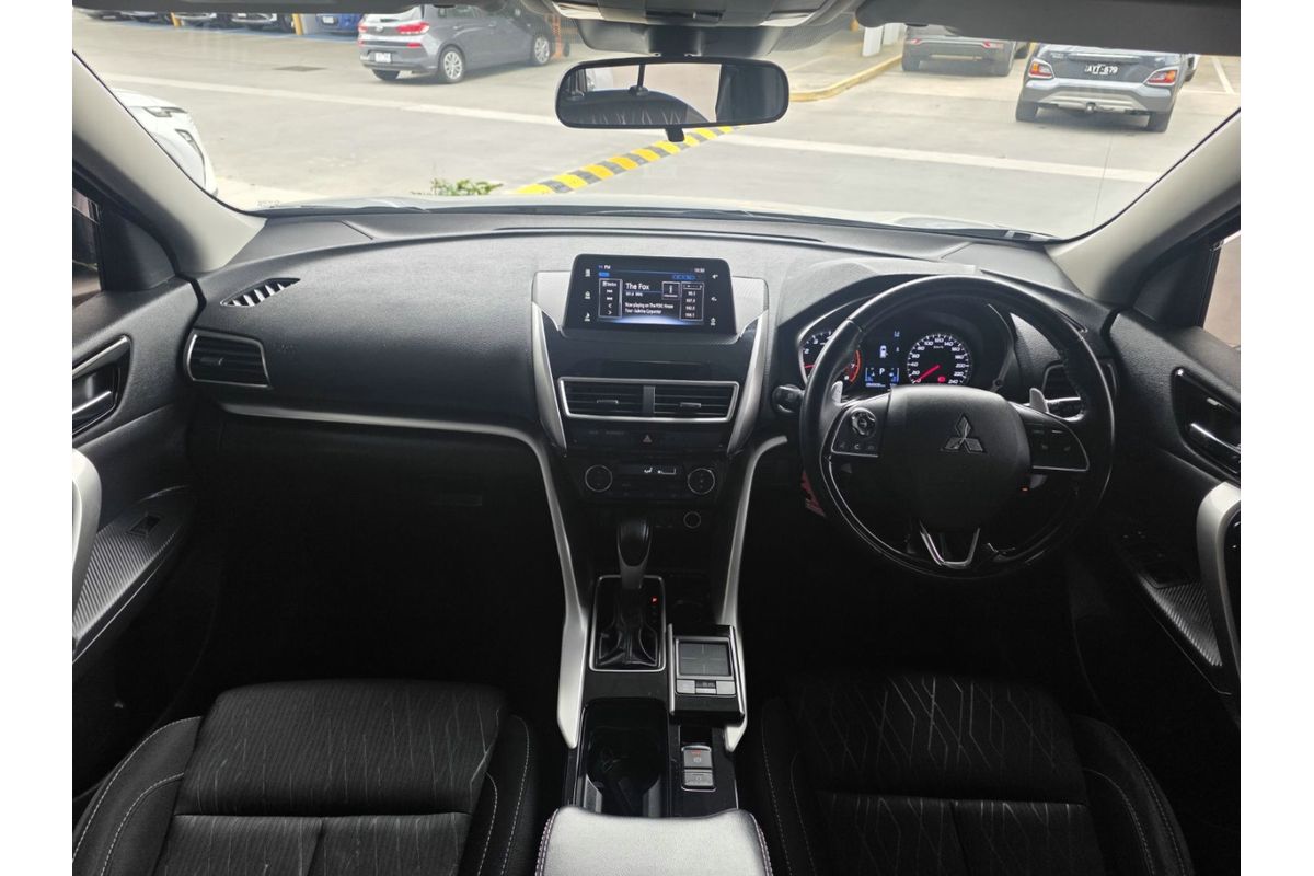 2018 Mitsubishi Eclipse Cross LS YA image 13