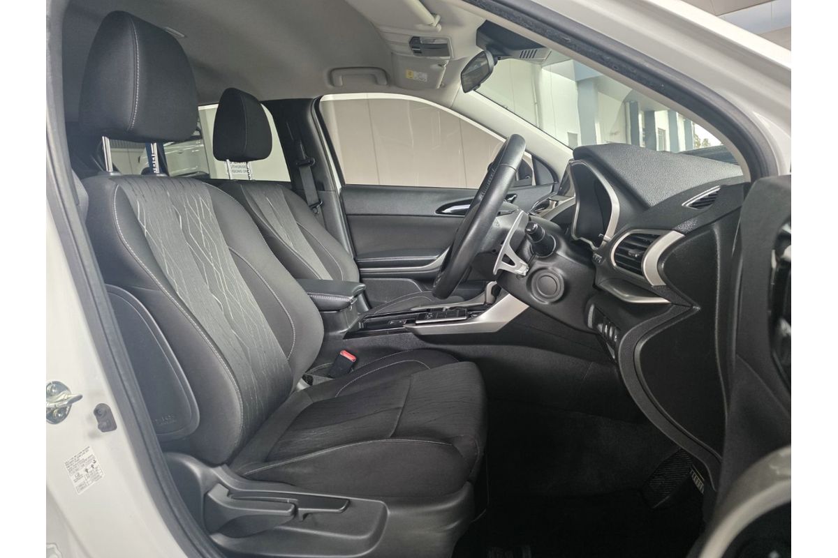 2018 Mitsubishi Eclipse Cross LS YA image 14