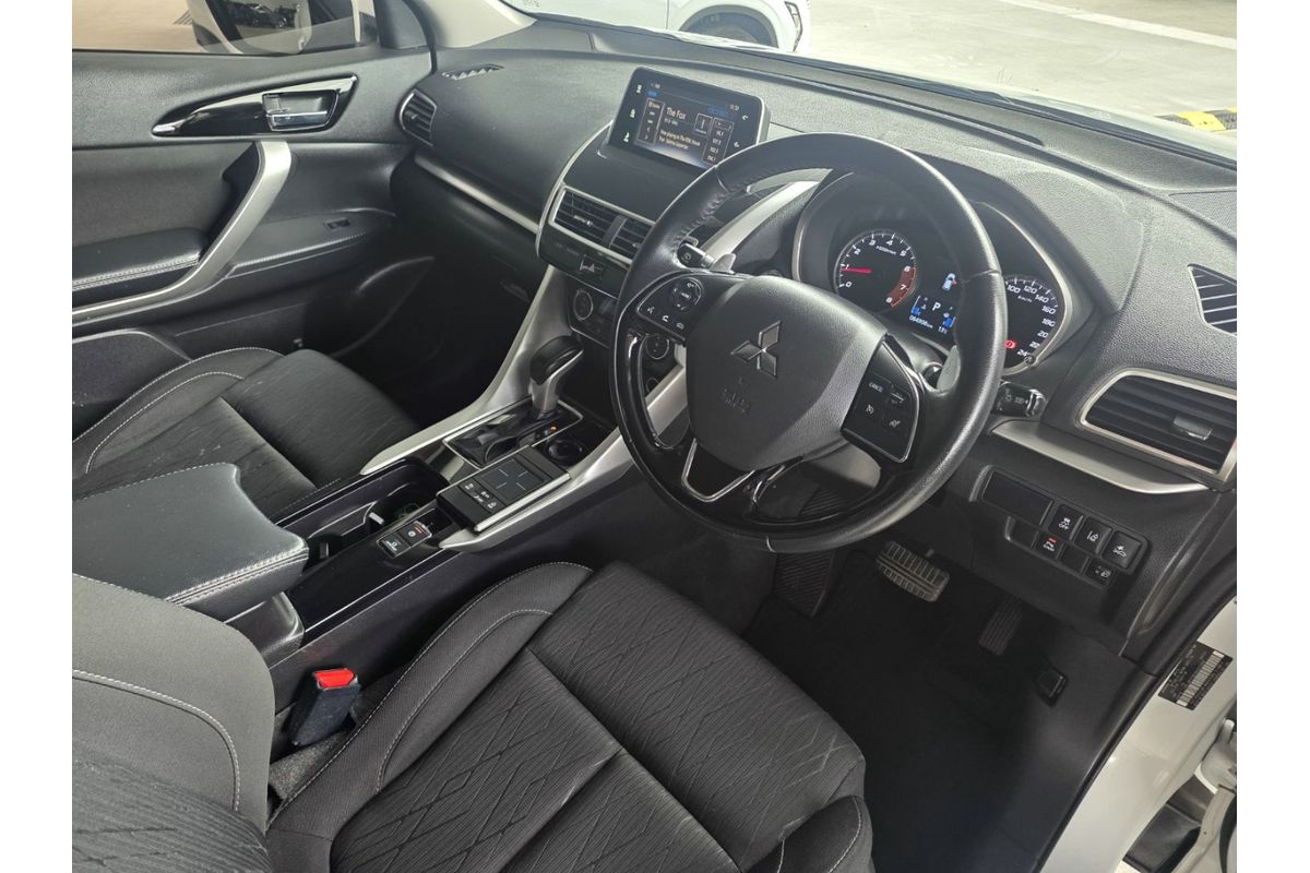 2018 Mitsubishi Eclipse Cross LS YA image 15