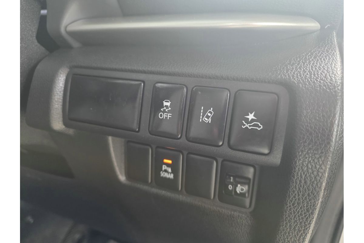 2018 Mitsubishi Eclipse Cross LS YA image 17