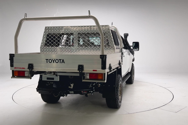 2024 Toyota Hilux SR GUN126R 4X4 thumb-1
