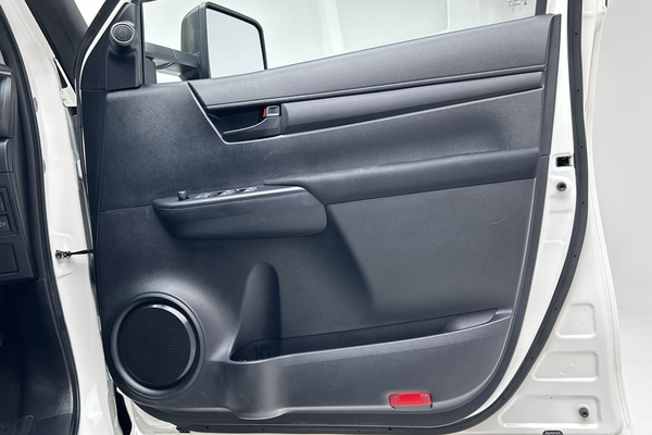 2024 Toyota Hilux SR GUN126R 4X4 thumb-18