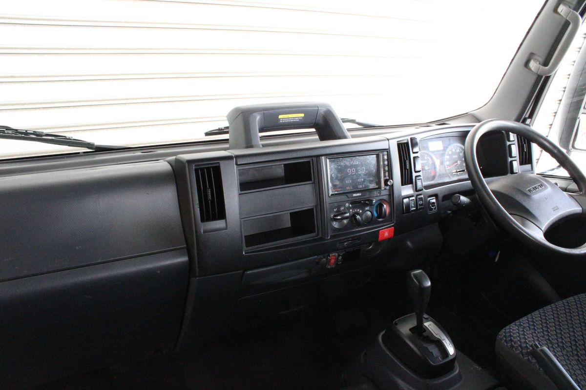 2022 Isuzu N Series NNR 45-150 4x2 MWB