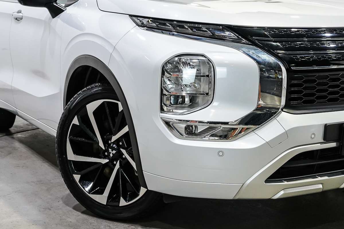 2024 Mitsubishi Outlander Exceed ZM