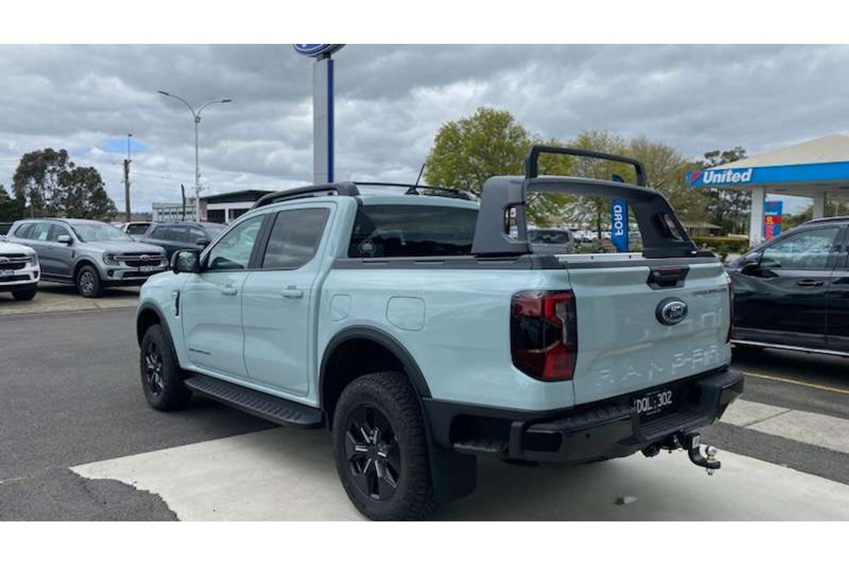 2025 Ford Ranger PHEV Stormtrak 4X4 2.3L image 5