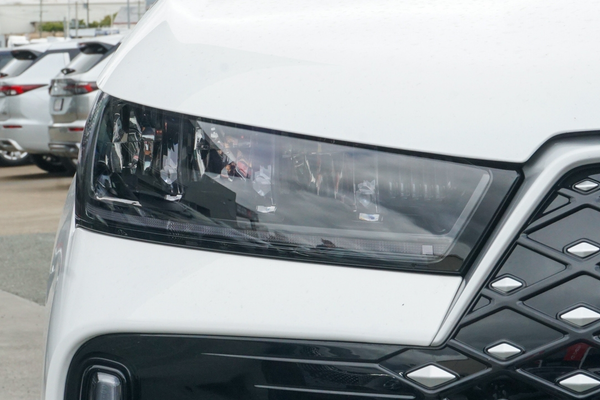 2026 Chery Tiggo 4 Hybrid Urban thumb-1