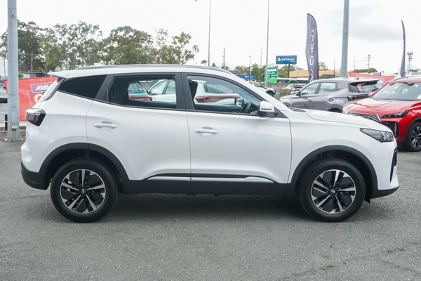 2026 Chery Tiggo 4 Hybrid Urban thumb-4