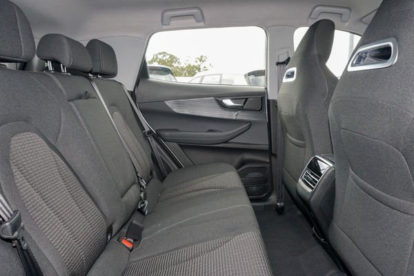 2026 Chery Tiggo 4 Hybrid Urban thumb-8