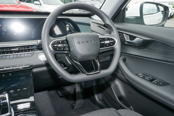 2026 Chery Tiggo 4 Hybrid Urban thumb-17