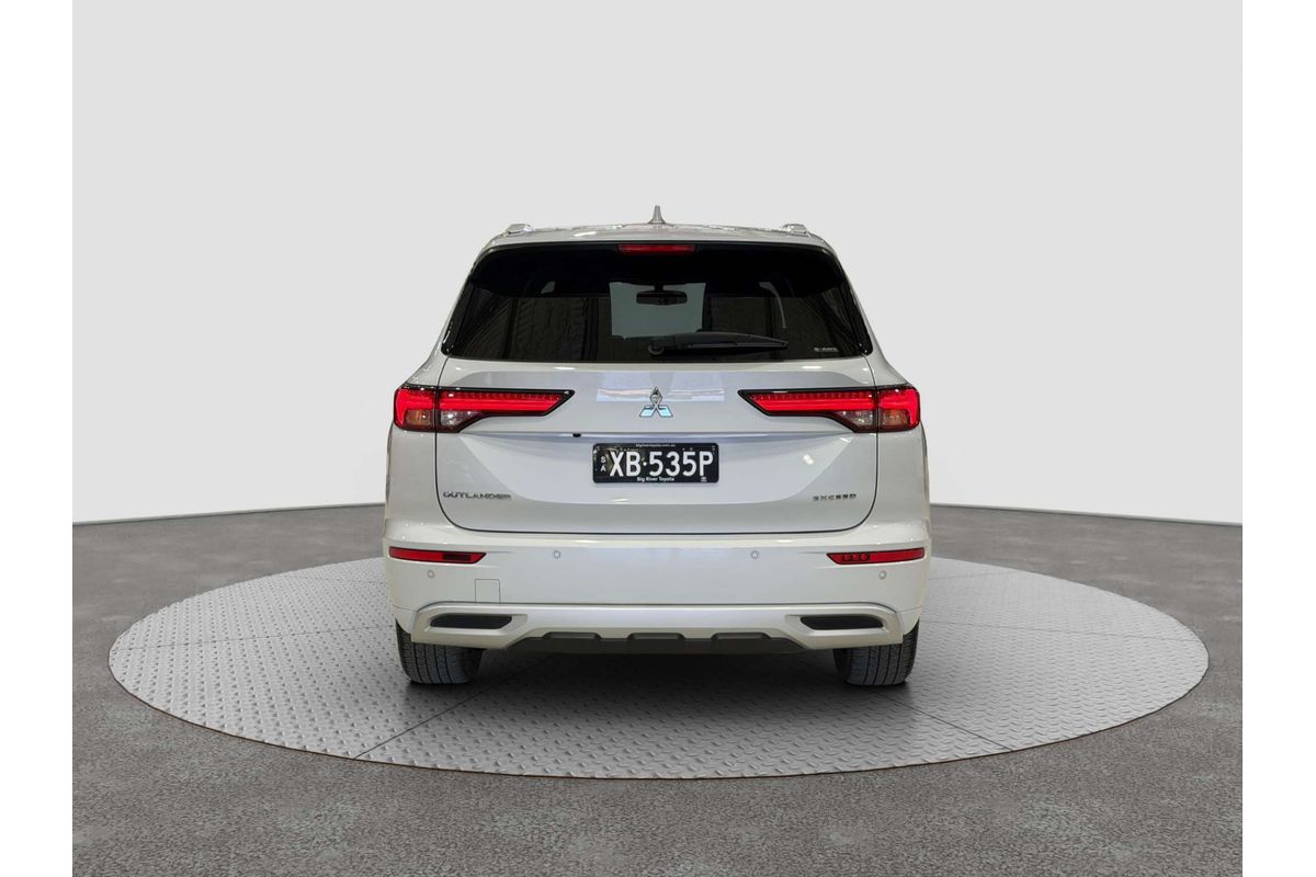 2024 Mitsubishi Outlander Exceed ZM image 4