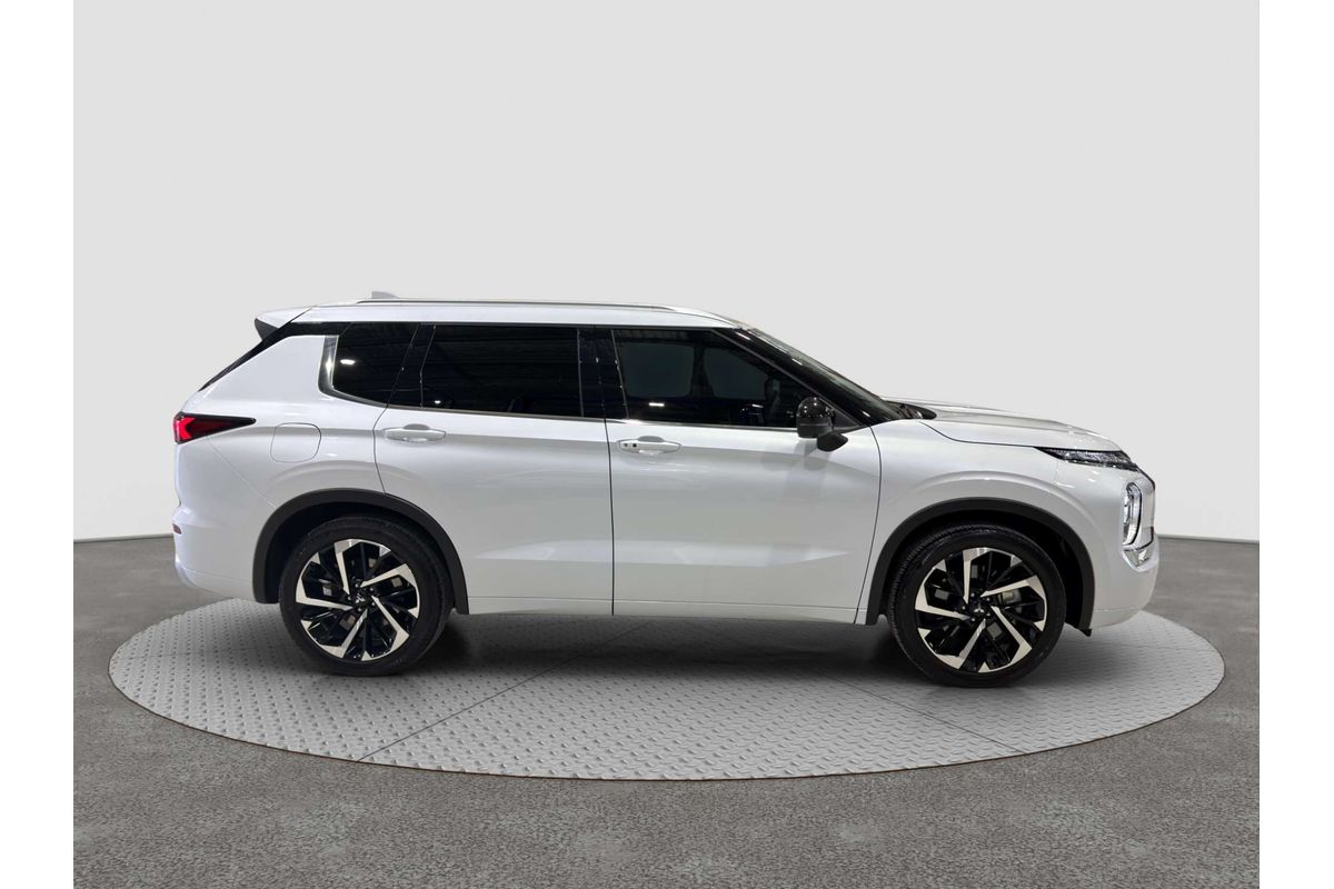 2024 Mitsubishi Outlander Exceed ZM image 5