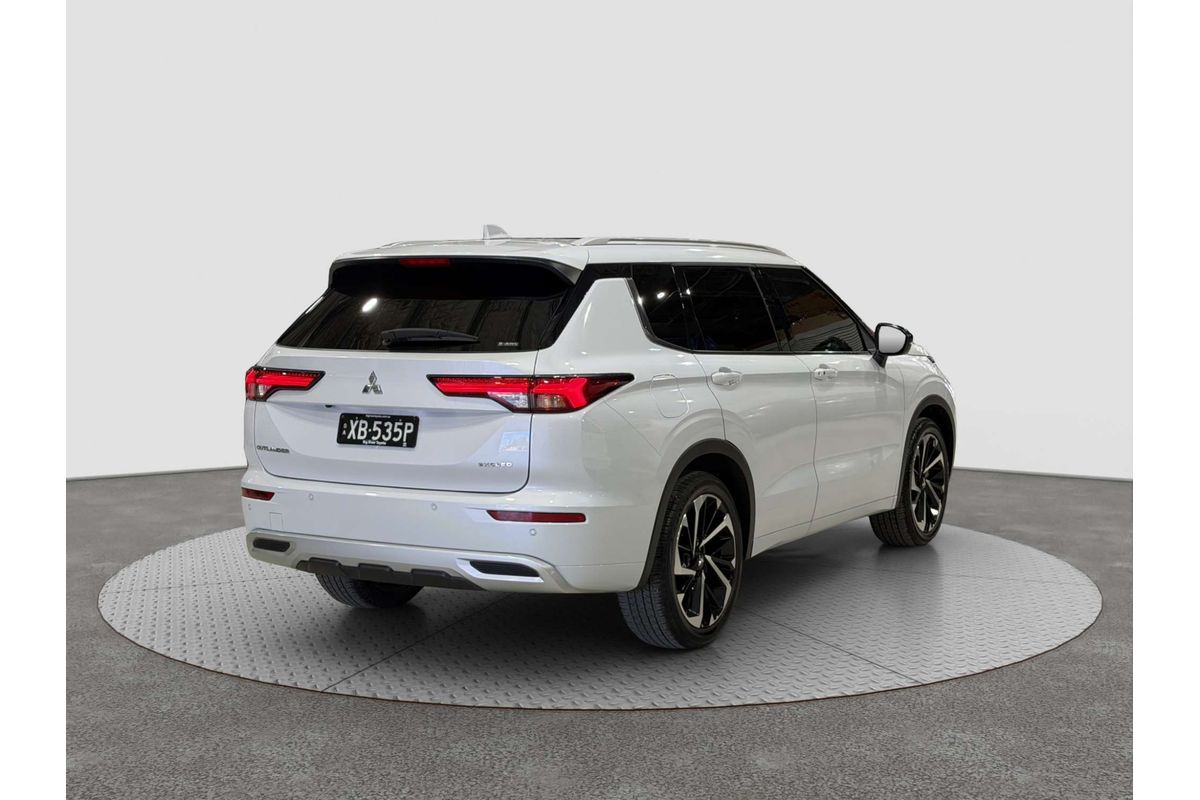 2024 Mitsubishi Outlander Exceed ZM image 6