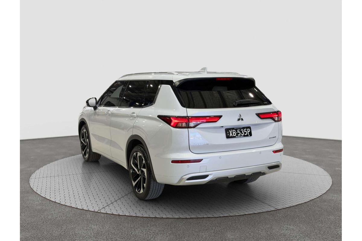 2024 Mitsubishi Outlander Exceed ZM image 7