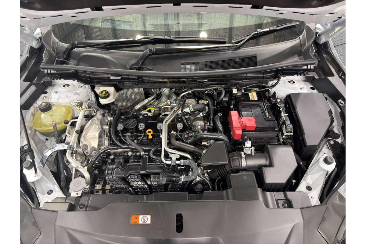2024 Mitsubishi Outlander Exceed ZM image 13