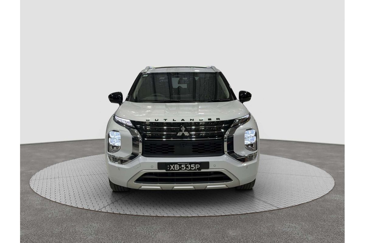2024 Mitsubishi Outlander Exceed ZM image 14