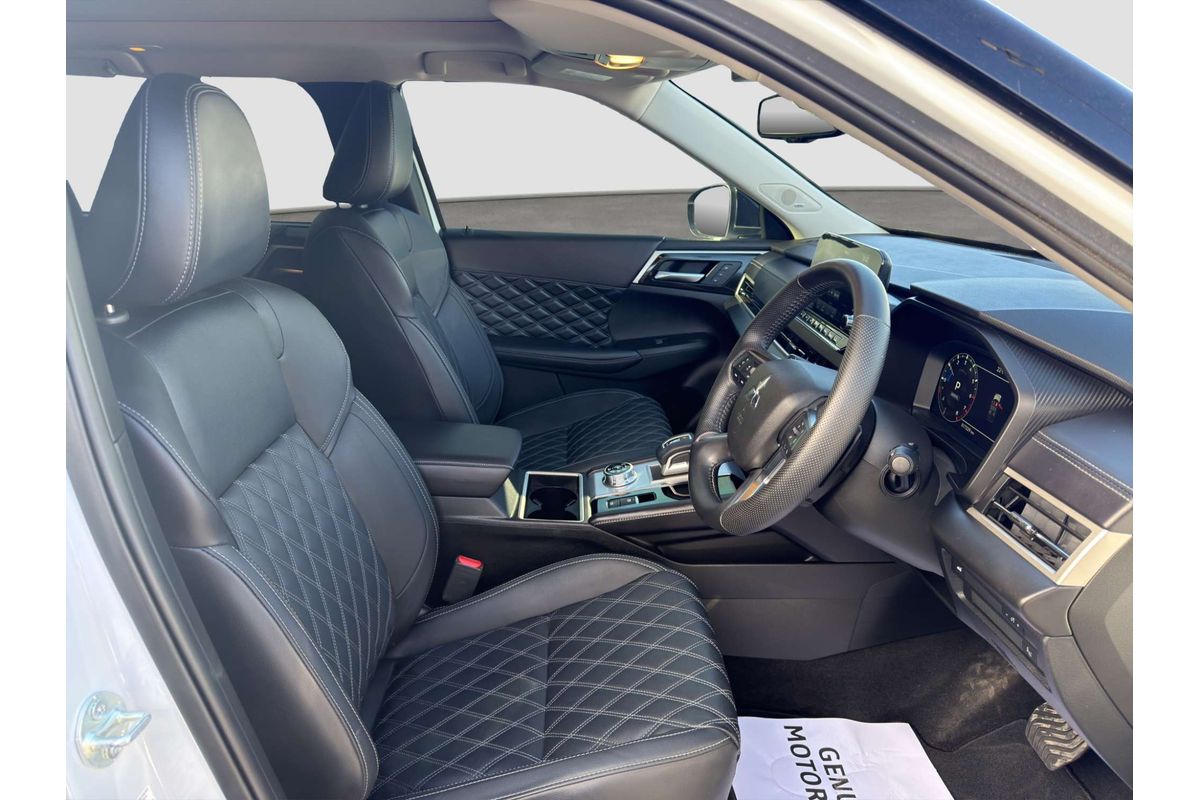 2024 Mitsubishi Outlander Exceed ZM image 18