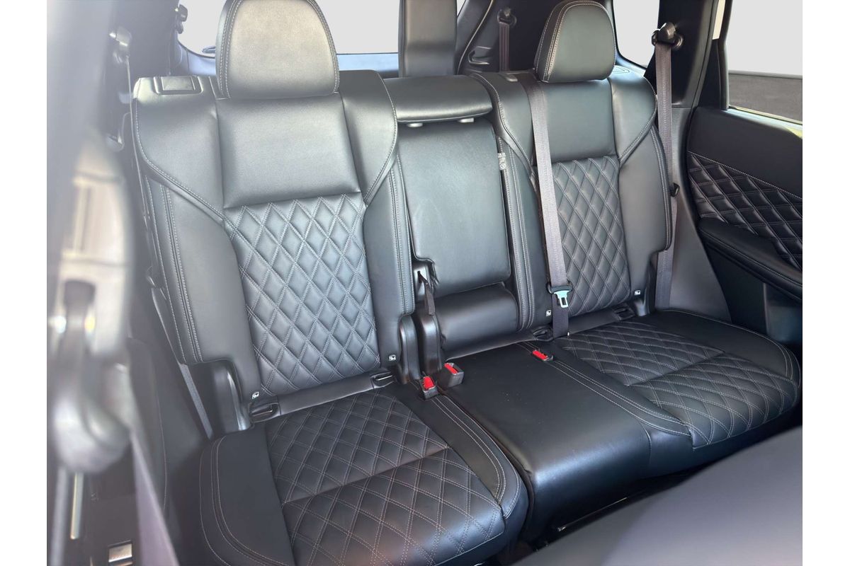 2024 Mitsubishi Outlander Exceed ZM image 19