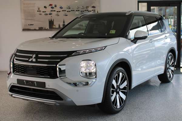 2025 Mitsubishi Outlander Exceed Tourer ZM