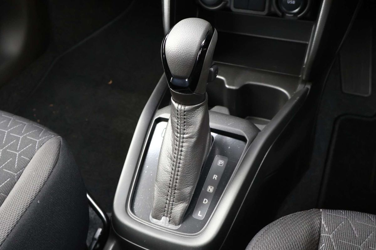2025 Suzuki Swift Hybrid UZ
