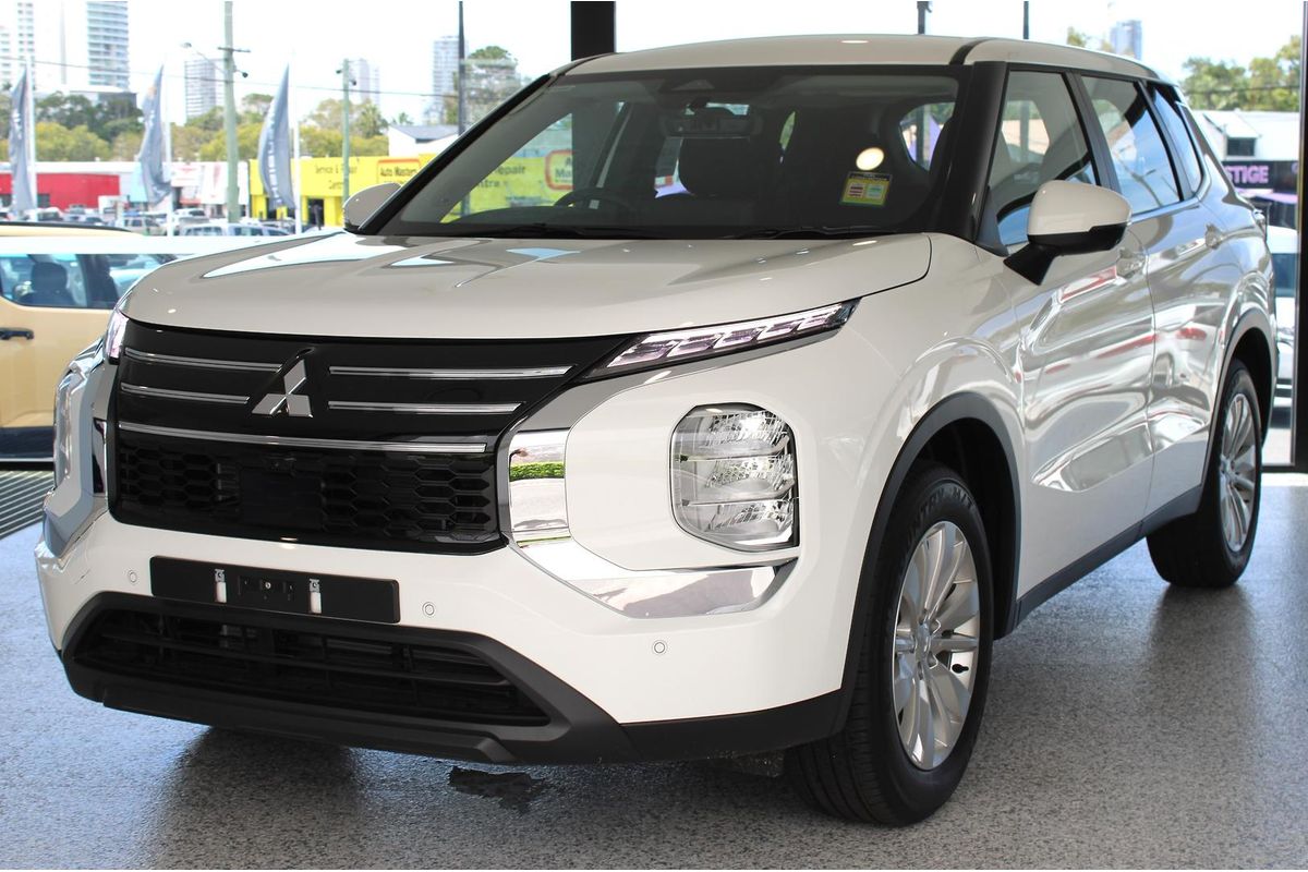 2025 Mitsubishi Outlander ES ZM
