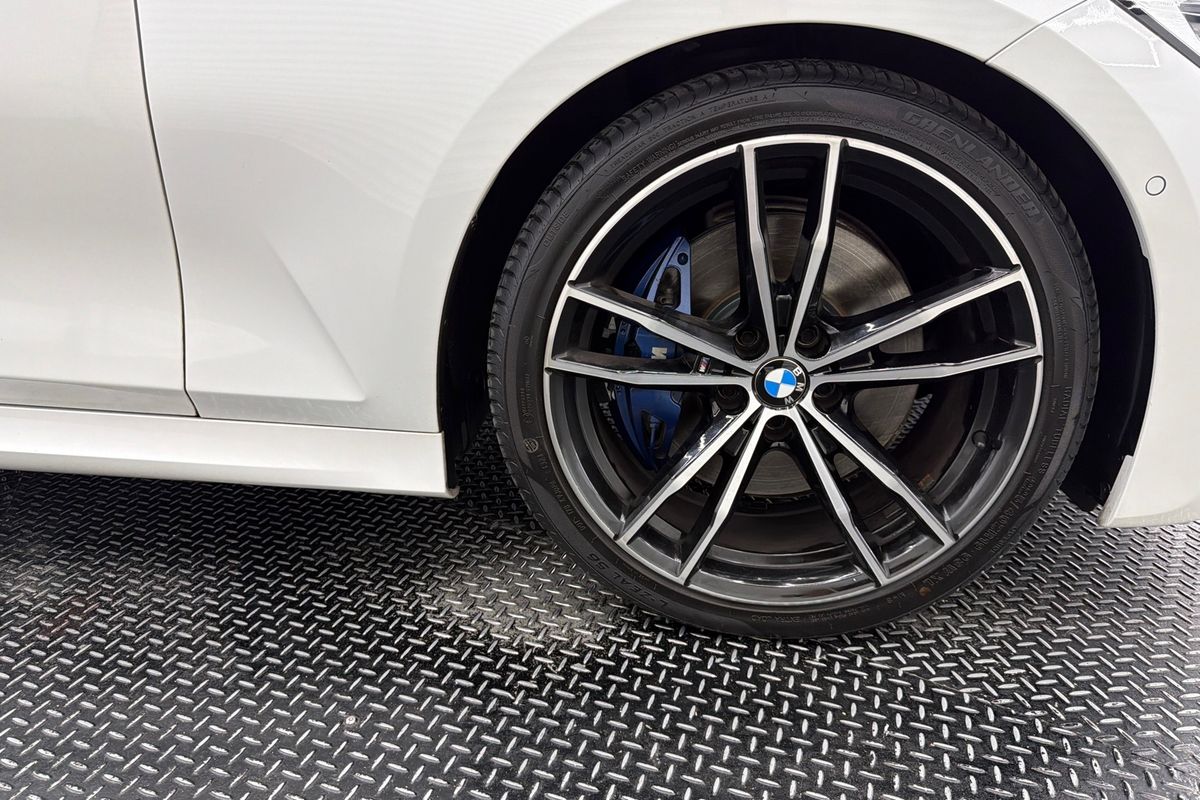 2020 BMW 3 Series 330i Luxury Line G20