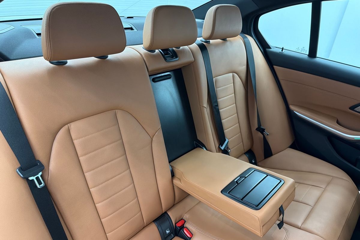 2020 BMW 3 Series 330i Luxury Line G20