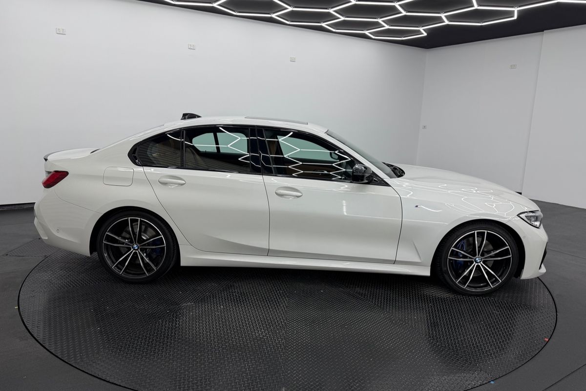 2020 BMW 3 Series 330i Luxury Line G20