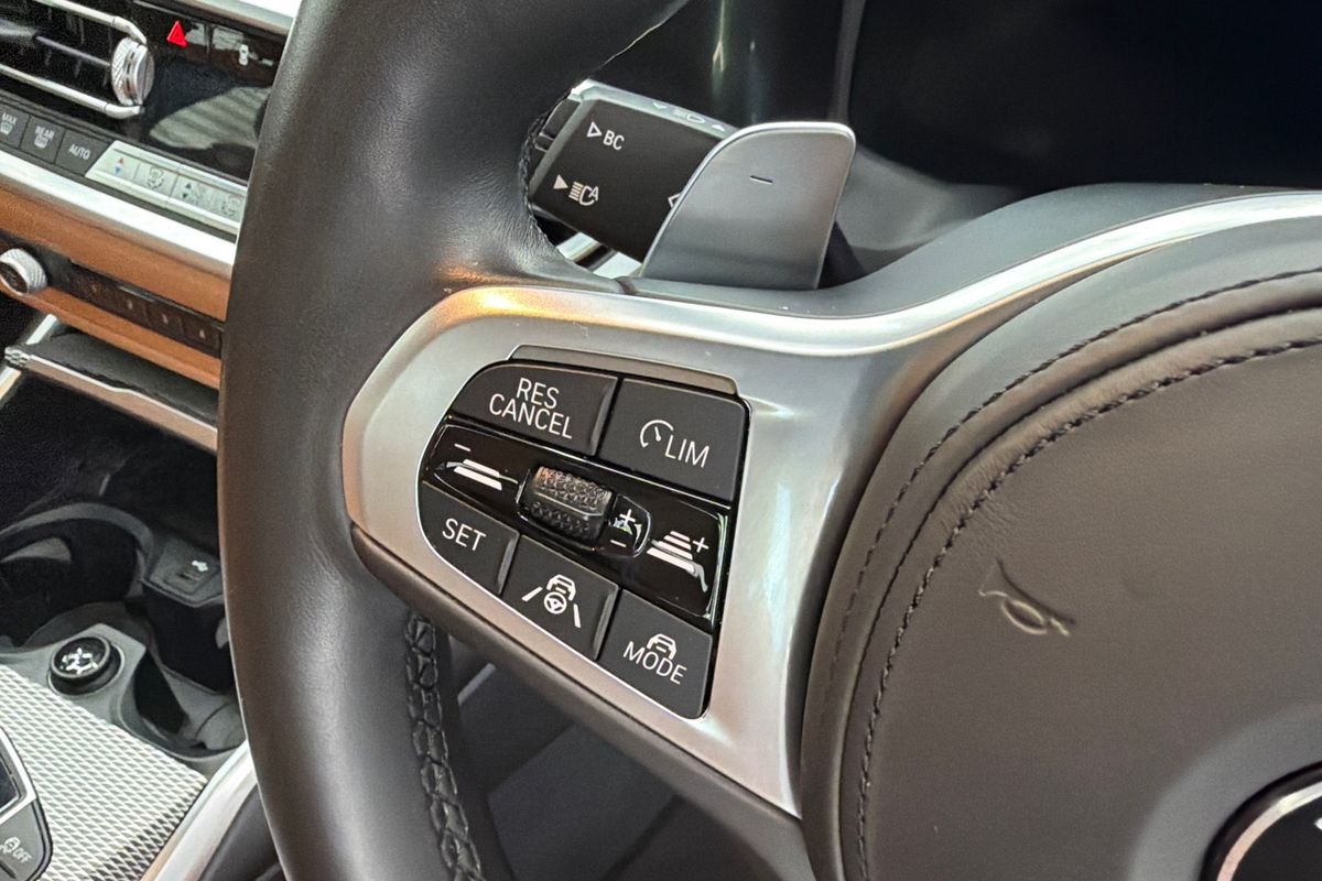 2020 BMW 3 Series 330i Luxury Line G20