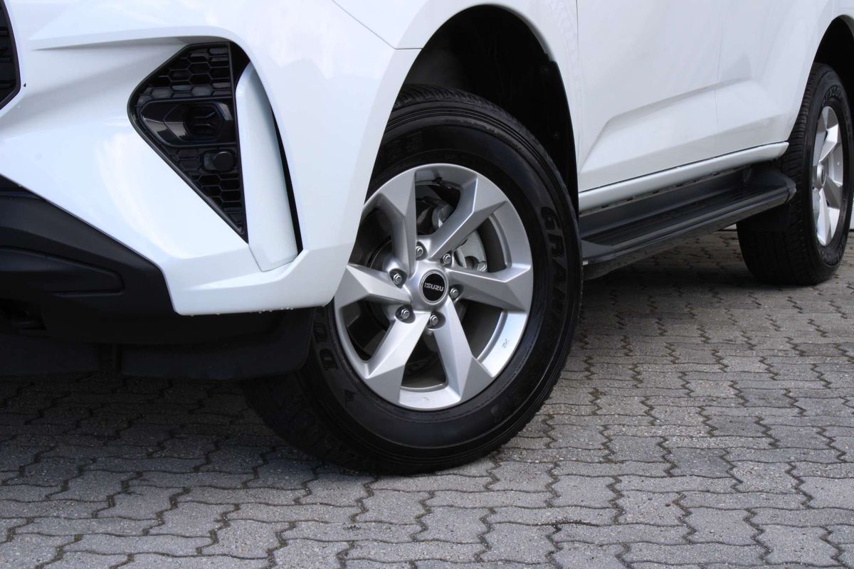 2025 Isuzu MU-X LS-M