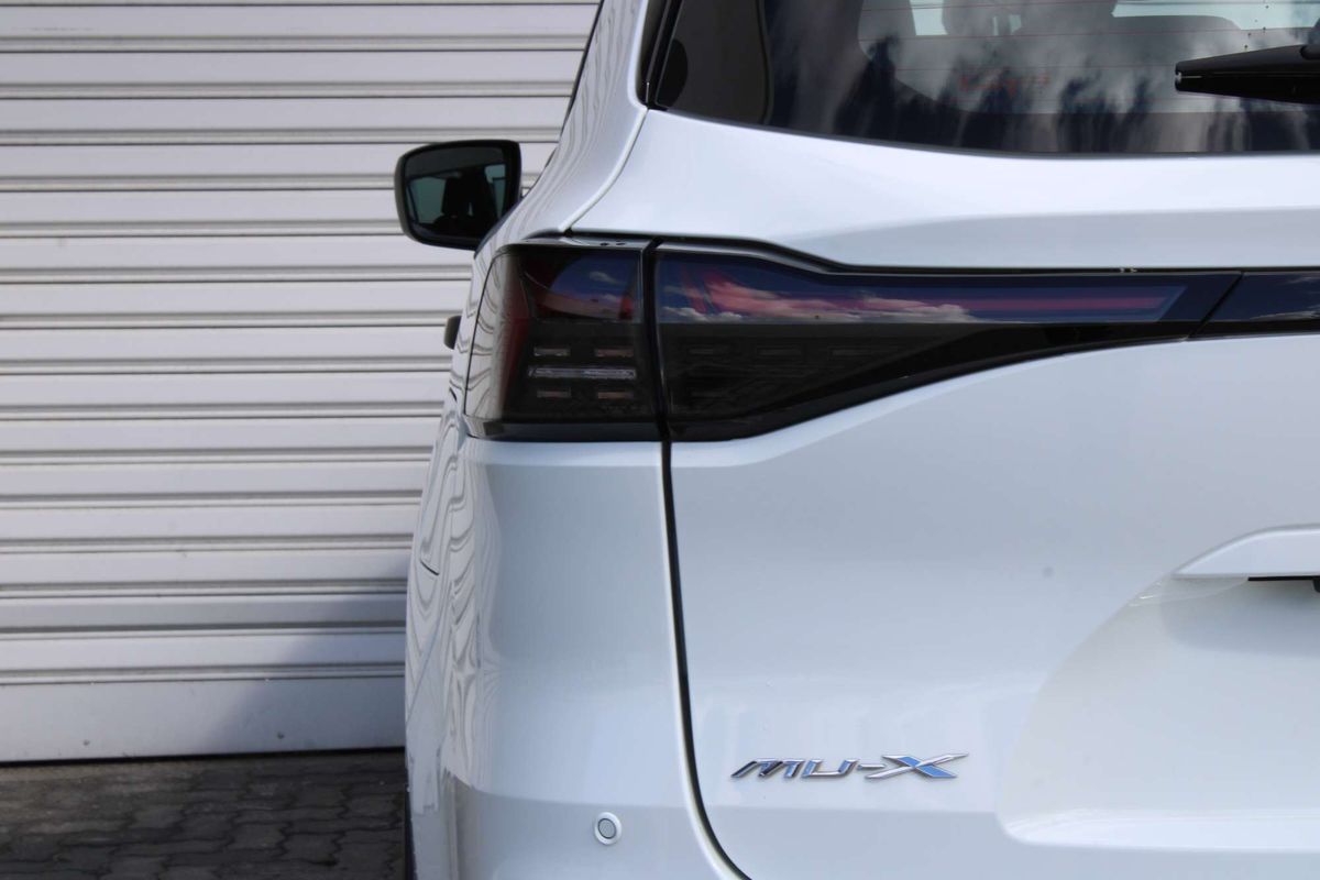 2025 Isuzu MU-X LS-M