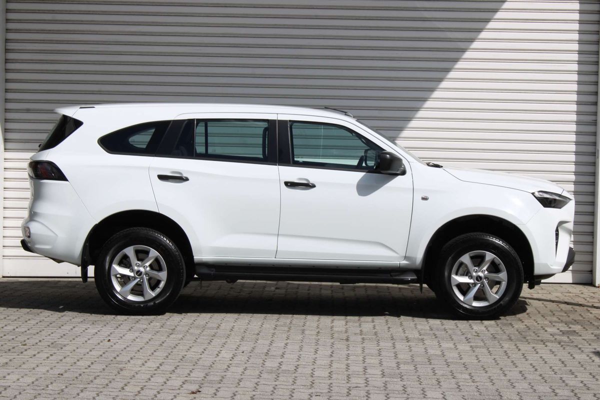 2025 Isuzu MU-X LS-M