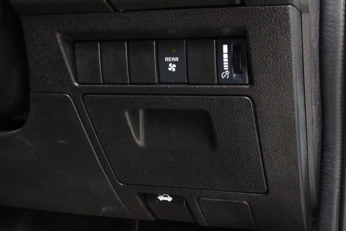 2025 Isuzu MU-X LS-M