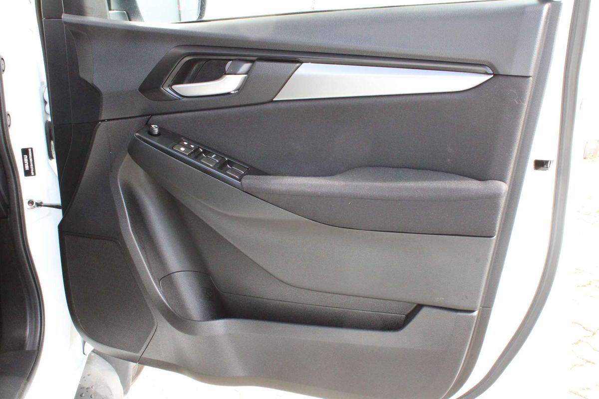 2025 Isuzu MU-X LS-M