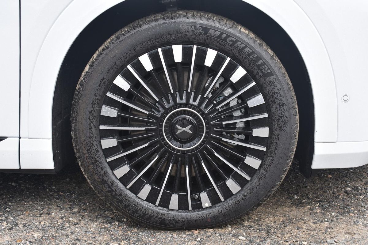 2026 XPENG X9 Performance