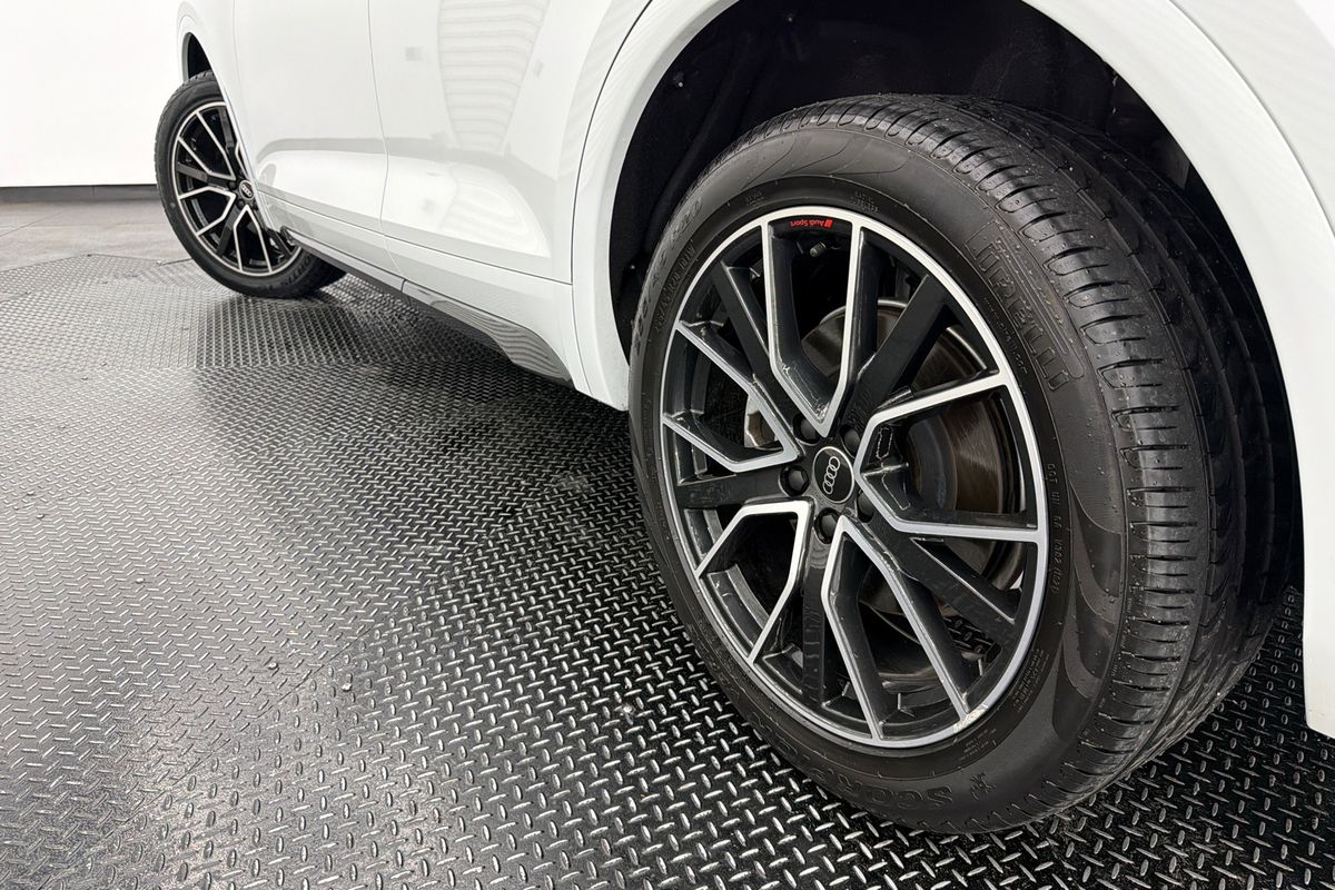 2021 Audi Q5 45 TFSI Sport FY
