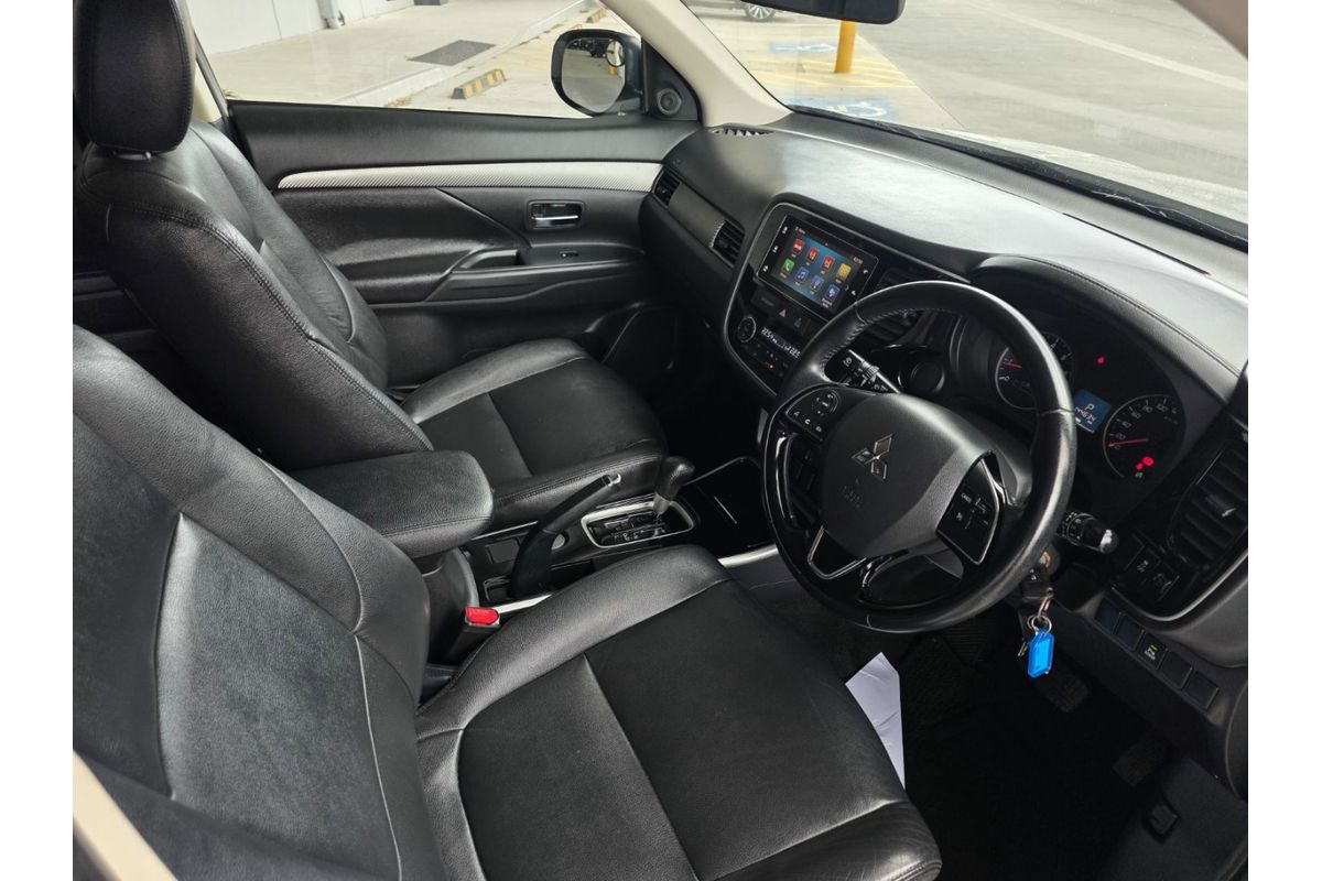 2017 Mitsubishi Outlander LS ZK image 12