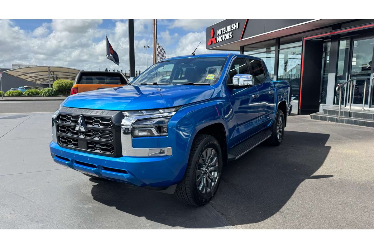 2025 Mitsubishi Triton GLS MV 4X4 image 2