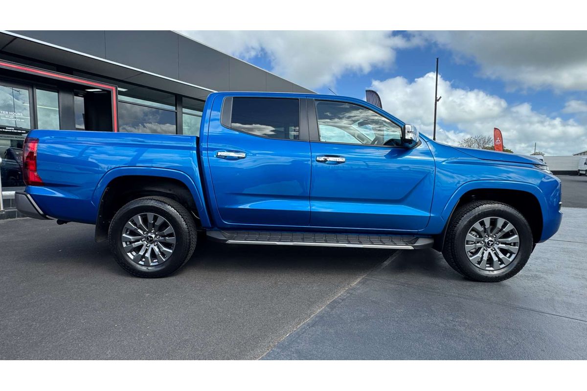 2025 Mitsubishi Triton GLS MV 4X4 image 8