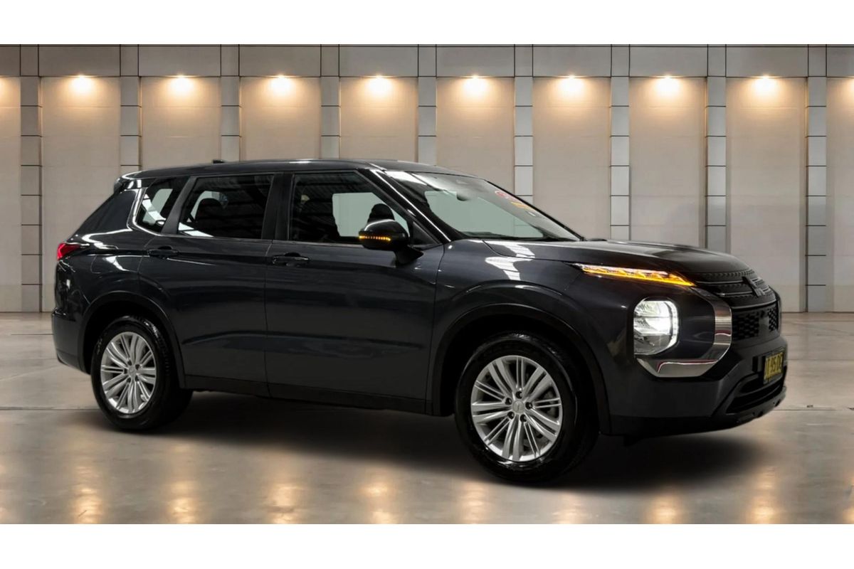 2024 Mitsubishi Outlander ES ZM