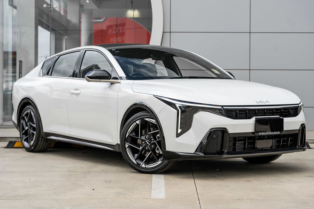 2025 Kia K4 GT-Line CL4m