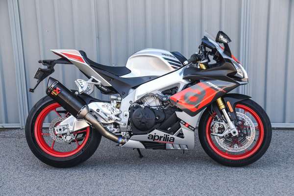 2017 Aprilia RSV4 RR RSV4